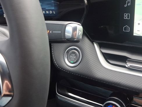 New 2026 Chevrolet Equinox LT w/ Convenience Package II image 22