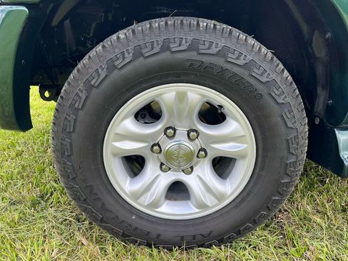 Used 2001 Toyota 4Runner SR5 AWD/4WD image 15