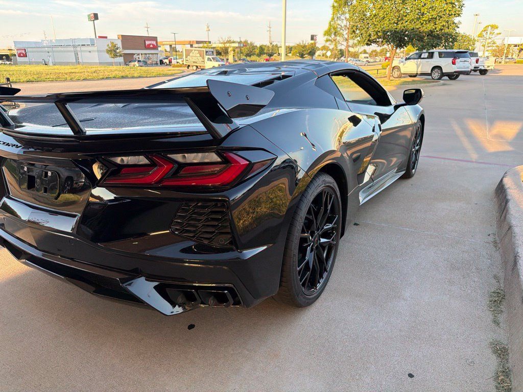 Used 2025 Chevrolet Corvette Stingray Coupe w/ 1LT RWD image 4