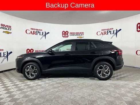 Used 2026 Chevrolet Trax LT FWD image 4