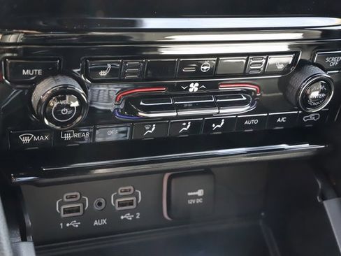 New 2025 Jeep Grand Cherokee Altitude image 28