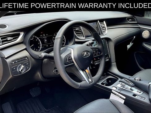 Certified 2025 INFINITI QX55 Essential image 8
