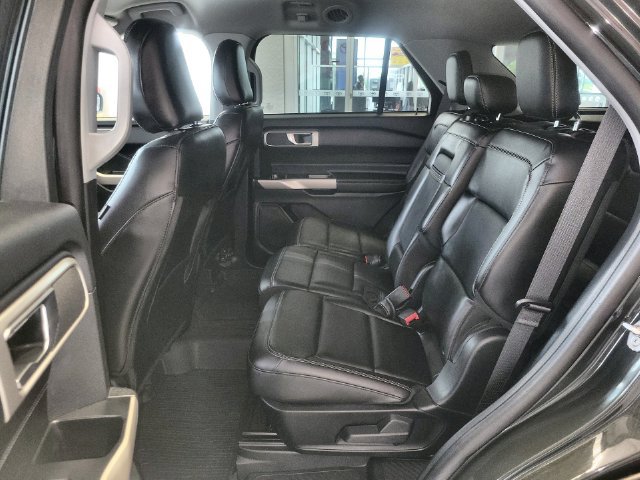 Used 2023 Ford Explorer XLT w/ Equipment Group 202A AWD/4WD image 22