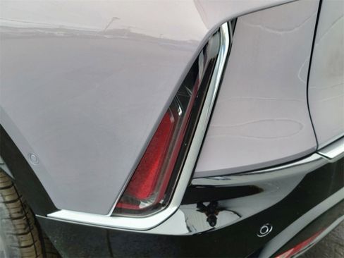 New 2025 Cadillac Lyriq Luxury image 9