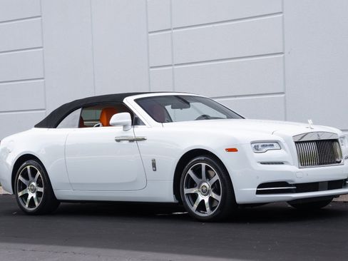 Used 2017 Rolls-Royce Dawn RWD image 4