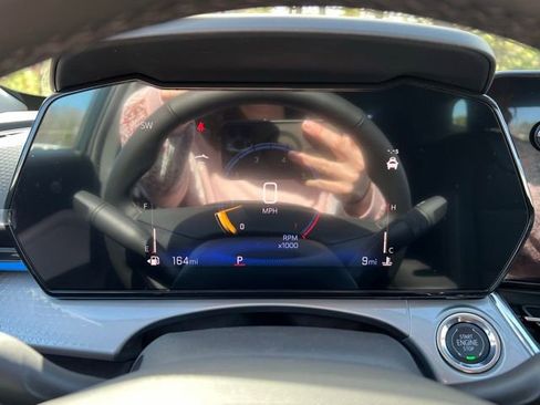 New 2025 Chevrolet Trax LT w/ Driver Confidence Package image 14