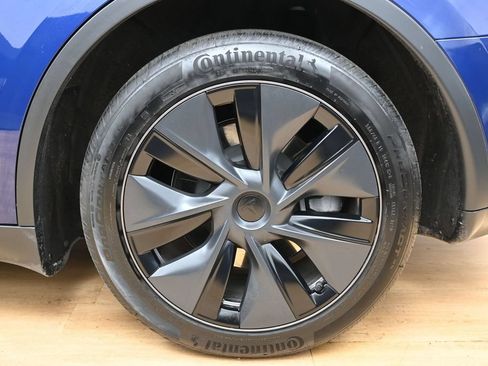 Used 2025 Tesla Model Y Long Range RWD image 10