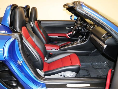 Used 2018 Porsche 718 Boxster RWD image 27