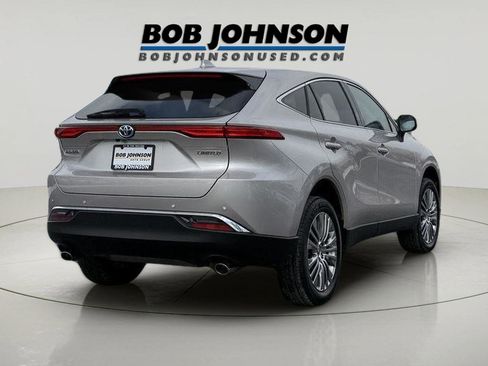 Used 2024 Toyota Venza Limited image 2