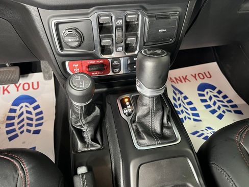 Used 2025 Jeep Wrangler Unlimited Rubicon image 11