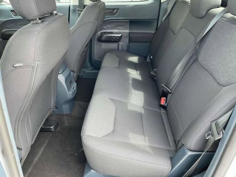 New 2025 Ford Maverick XL image 7