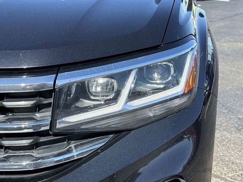 Used 2023 Volkswagen Atlas Cross Sport SEL image 34