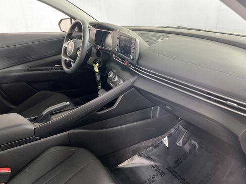 Used 2024 Hyundai Elantra SE image 26