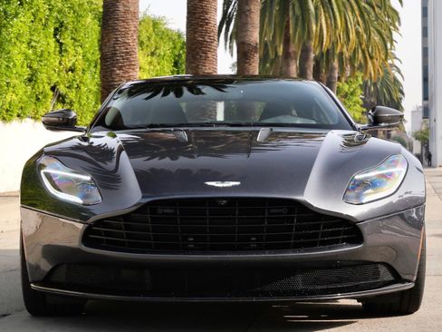 Used 2019 Aston Martin DB11 AMR image 7