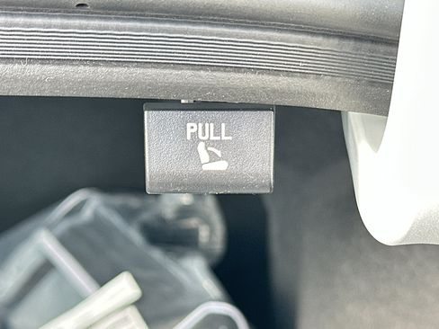 New 2025 Hyundai Elantra Sport image 32