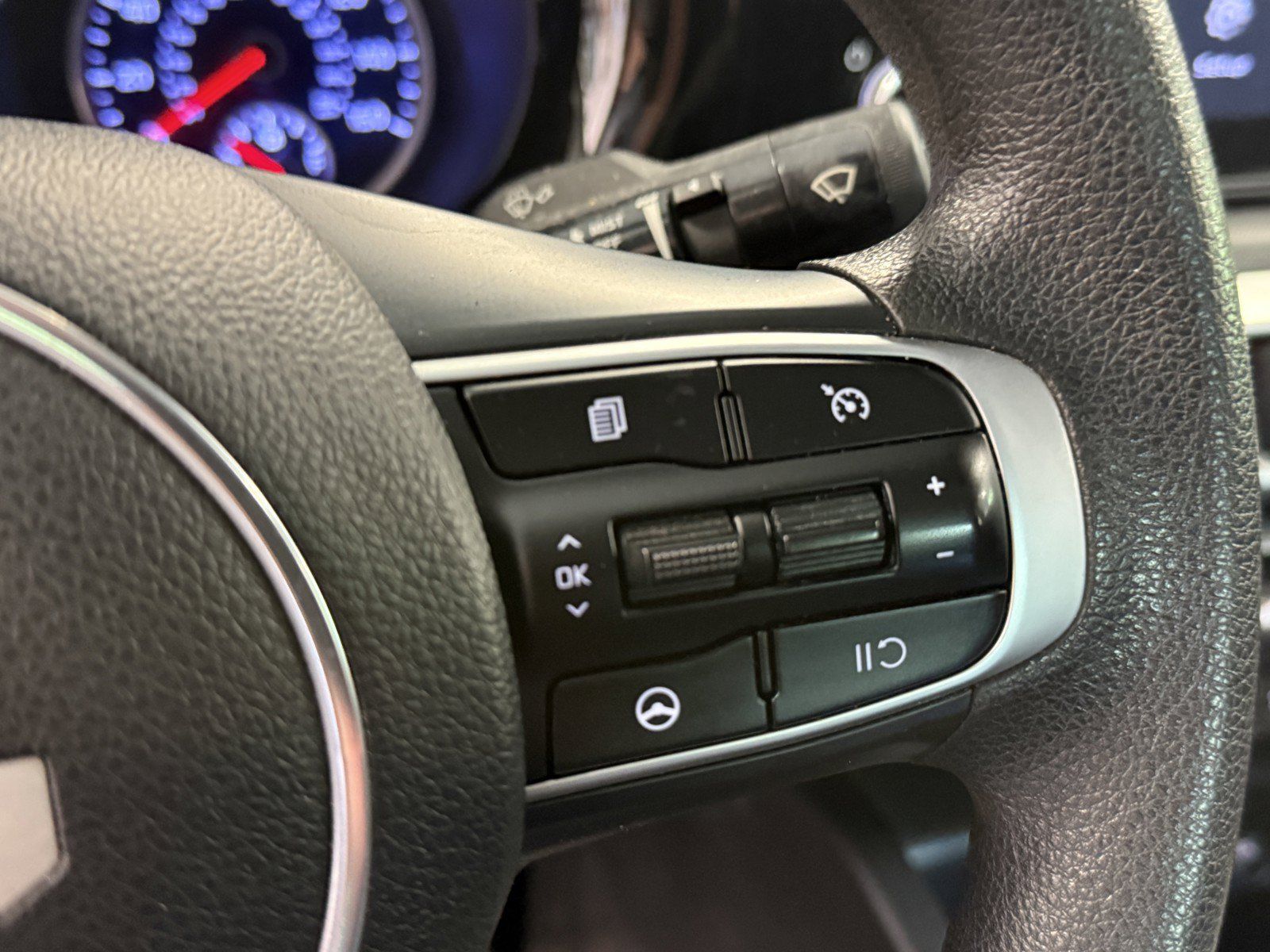Used 2023 Kia K5 LXS FWD image 17