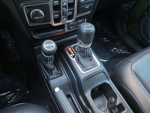 Used 2021 Jeep Wrangler Unlimited Sahara image 29