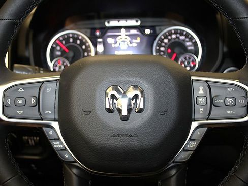 New 2026 RAM 1500 4x4 Crew Cab image 10