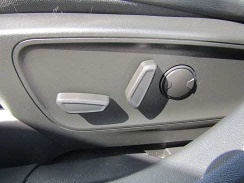 Used 2022 Ford Escape Titanium FWD image 23