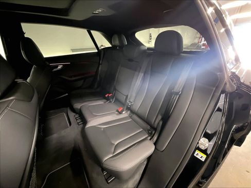 Used 2020 Audi Q8 Premium Plus w/ Premium Plus Package image 27