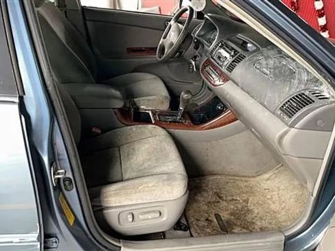 Used 2004 Toyota Camry LE image 5