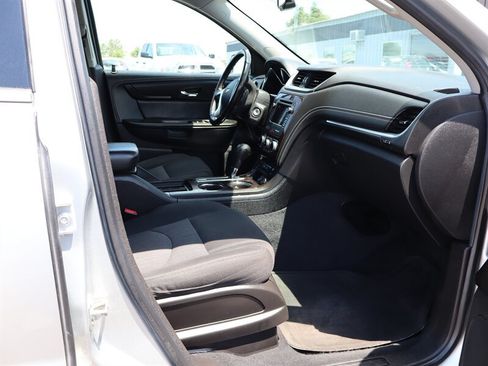 Used 2016 Chevrolet Traverse LT FWD image 9