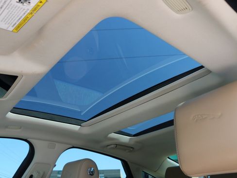 Used 2018 Jaguar XJ Supercharged RWD image 29