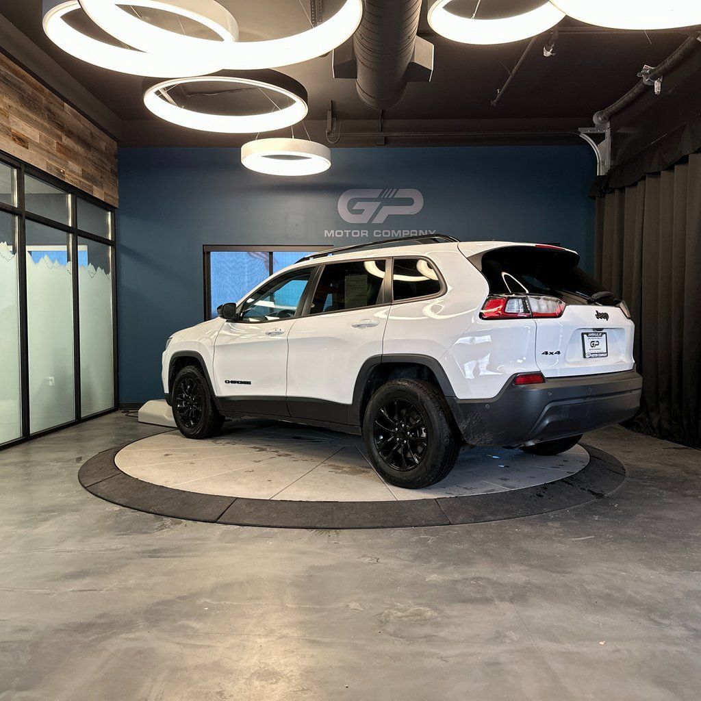 Used 2023 Jeep Cherokee Altitude Lux AWD/4WD image 5