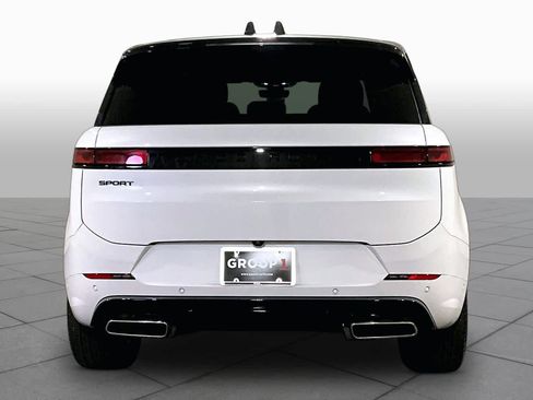 Used 2025 Land Rover Range Rover Sport Dynamic SE AWD/4WD image 4