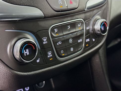 Used 2024 Chevrolet Equinox LT image 15