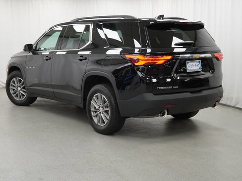 Used 2023 Chevrolet Traverse LT w/ Rear Camera Mirror Package AWD/4WD image 3