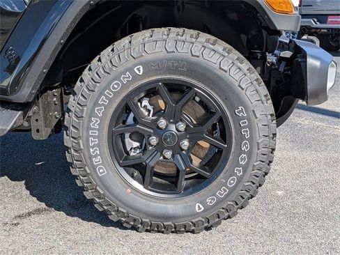 New 2025 Jeep Gladiator Sport image 10