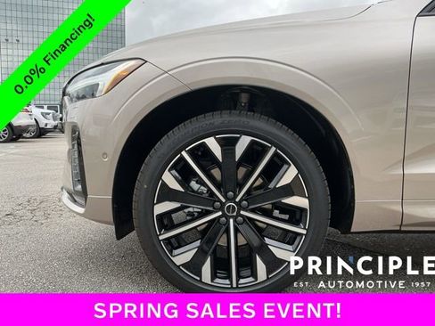 New 2026 Volvo XC60 B5 Ultra w/ Climate Package image 9