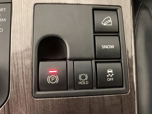 Used 2023 Toyota Highlander Limited image 29