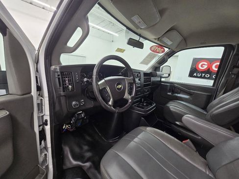 Used 2019 Chevrolet Express 2500 w/ Communications Package RWD image 9