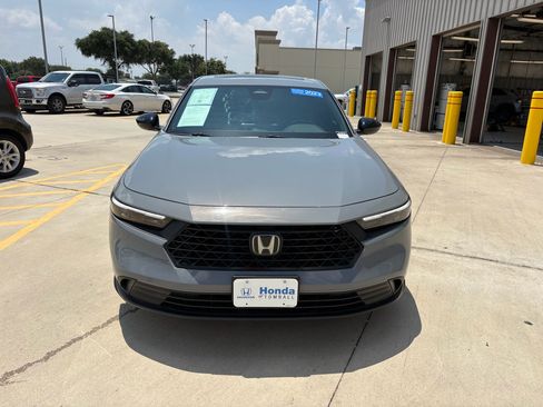 Used 2023 Honda Accord Sport image 3