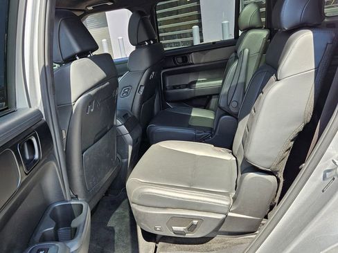 Used 2025 Hyundai Santa Fe Calligraphy image 7