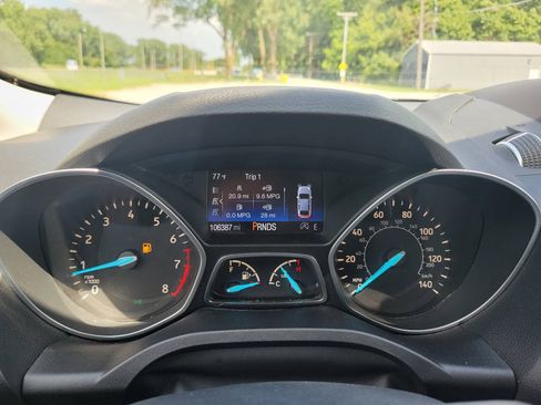 Used 2017 Ford Escape SE w/ Equipment Group 201A AWD/4WD image 18