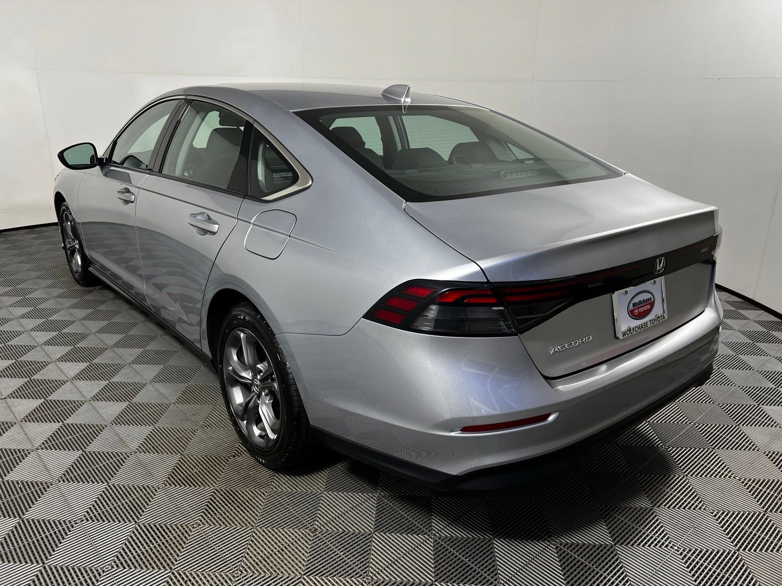 Used 2024 Honda Accord EX image 7