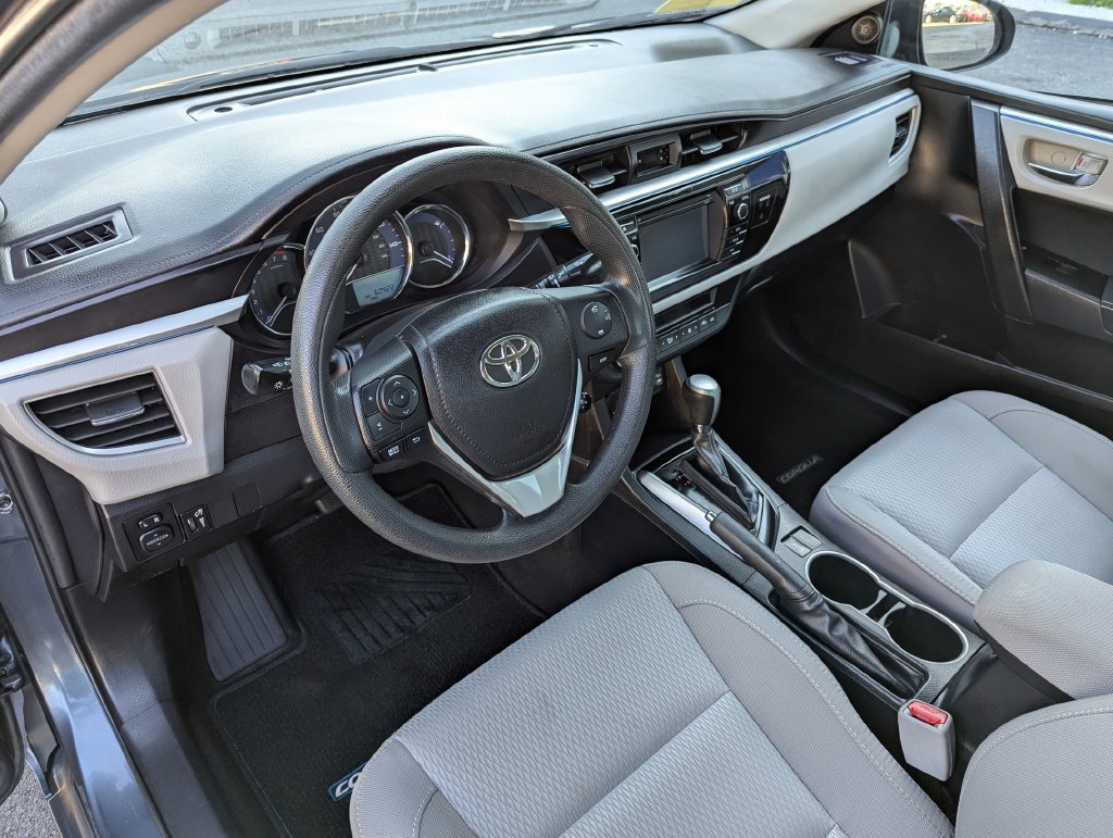 Used 2016 Toyota Corolla LE FWD image 13