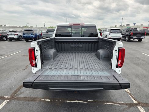 Used 2024 GMC Sierra 1500 SLT w/ SLT Premium Plus Package AWD/4WD image 10