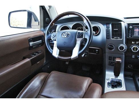 Used 2014 Toyota Sequoia Platinum AWD/4WD image 8