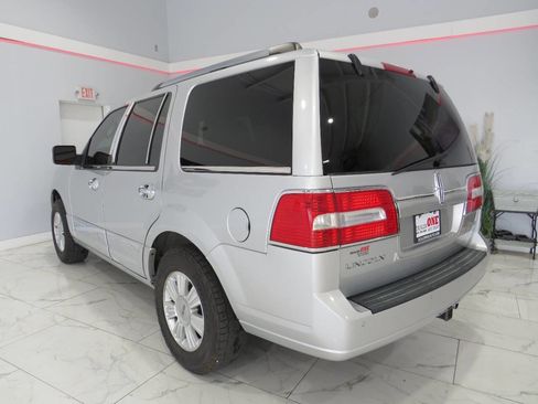Used 2010 Lincoln Navigator 4WD image 5