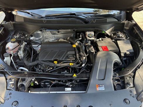 Used 2025 Chevrolet Trax LT w/ LT Convenience Package image 25