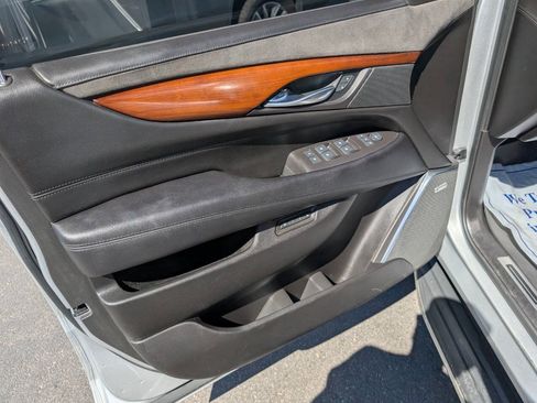 Used 2016 Cadillac Escalade Premium AWD/4WD image 35