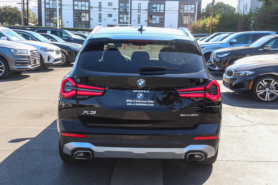 Used 2024 BMW X3 sDrive30i w/ Convenience Package RWD image 9
