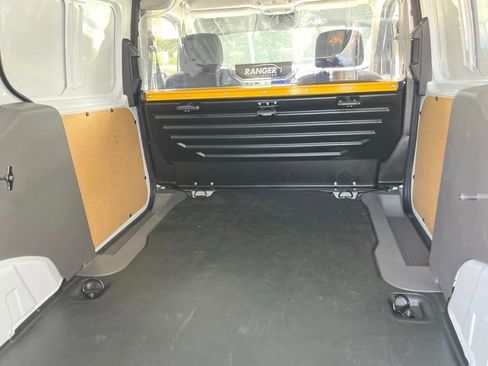 Used 2023 Ford Transit Connect XLT FWD image 8