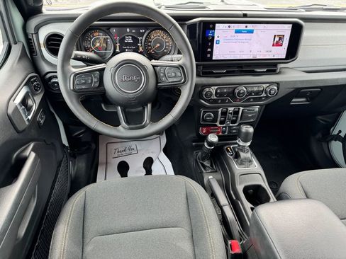 Used 2024 Jeep Wrangler Unlimited Sport AWD/4WD image 17