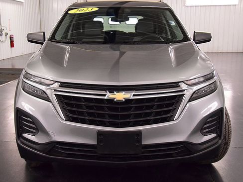 Used 2023 Chevrolet Equinox LS image 2