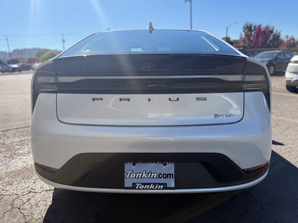 Used 2025 Toyota Prius Plug-In Hybrid FWD image 6